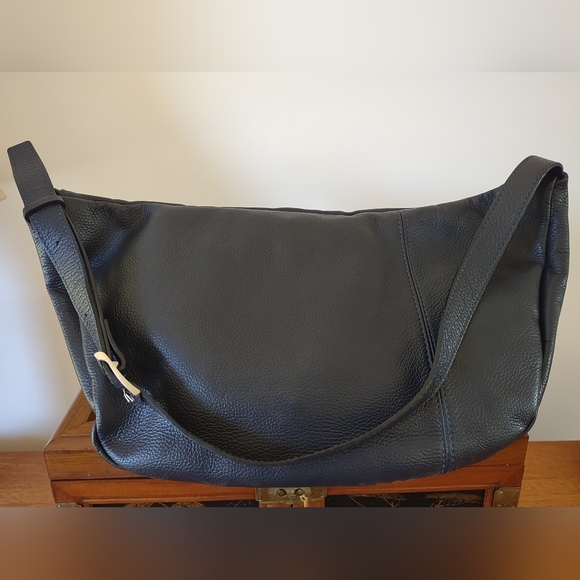 XXL Nappa Leather Crossbody Sling Bag - Picture 3 of 8